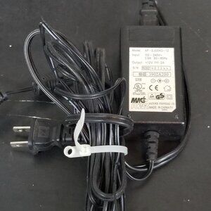 Macpower AP-EJ0043-12 Power Adapter 12V 2A Input 100-240V 0.8A 50-60Hz With AC P